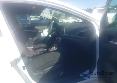 2019 Hyundai Elantra Se z USA, uszkodzony, nr VIN 5NPD74LF5KH429208